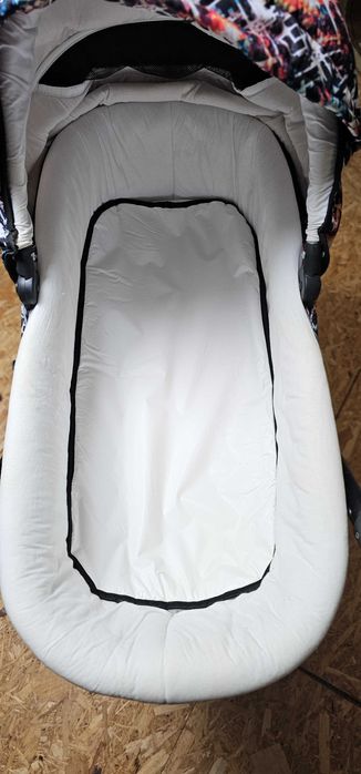 Carucior copii 3 in 1 Bexa Cube City Lights