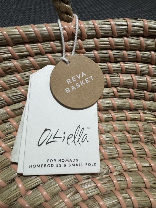 Плетена кошница за аксесоари