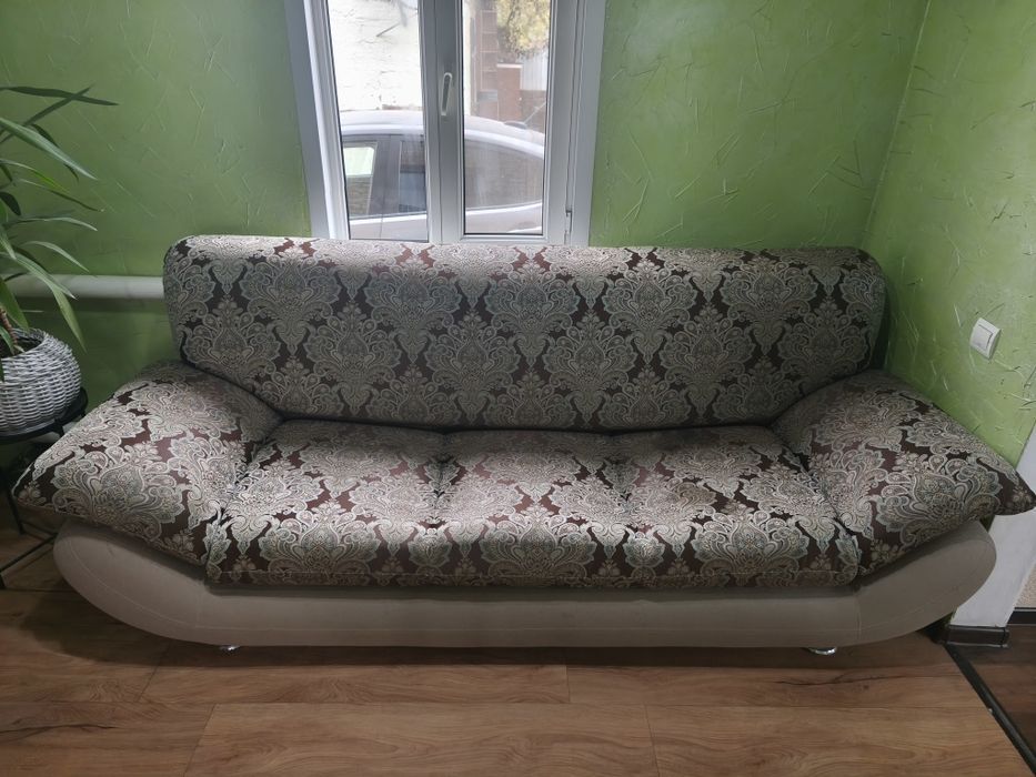 Тахта раскладная. Металлический механизм. Съёмные чехлы.