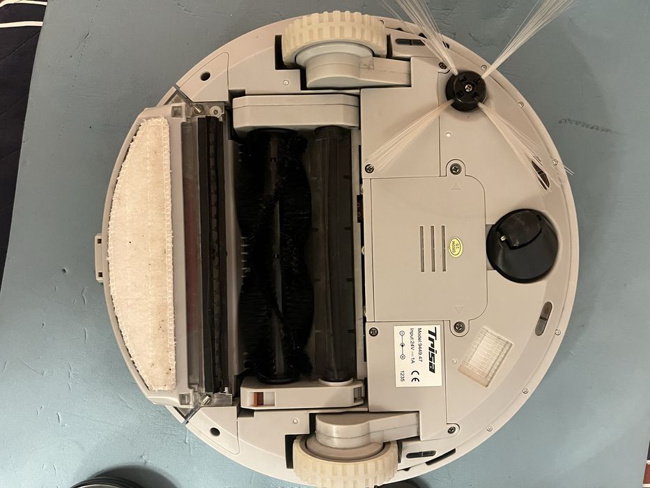 Робот за почистване-прахосмукачка Trisa