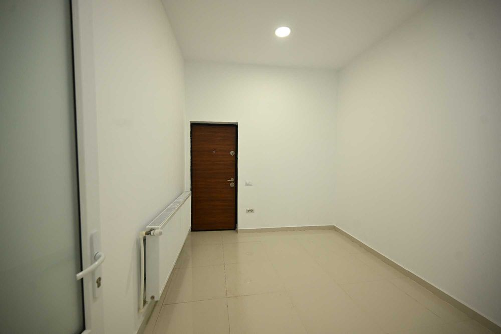 De inchiriat - Spatiu Comercial 53 mp - mun. Husi, 1 Mai, nr.1