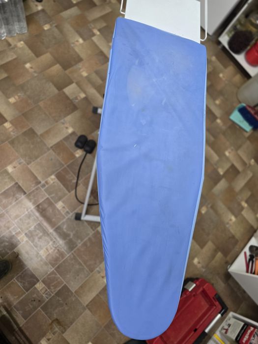 Masa de calcat cu ventilare profesionala
