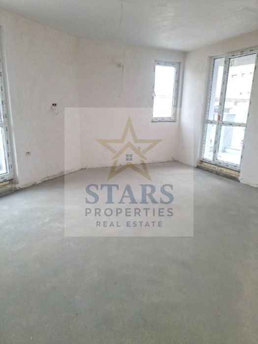 Тристаен просторен апартамент