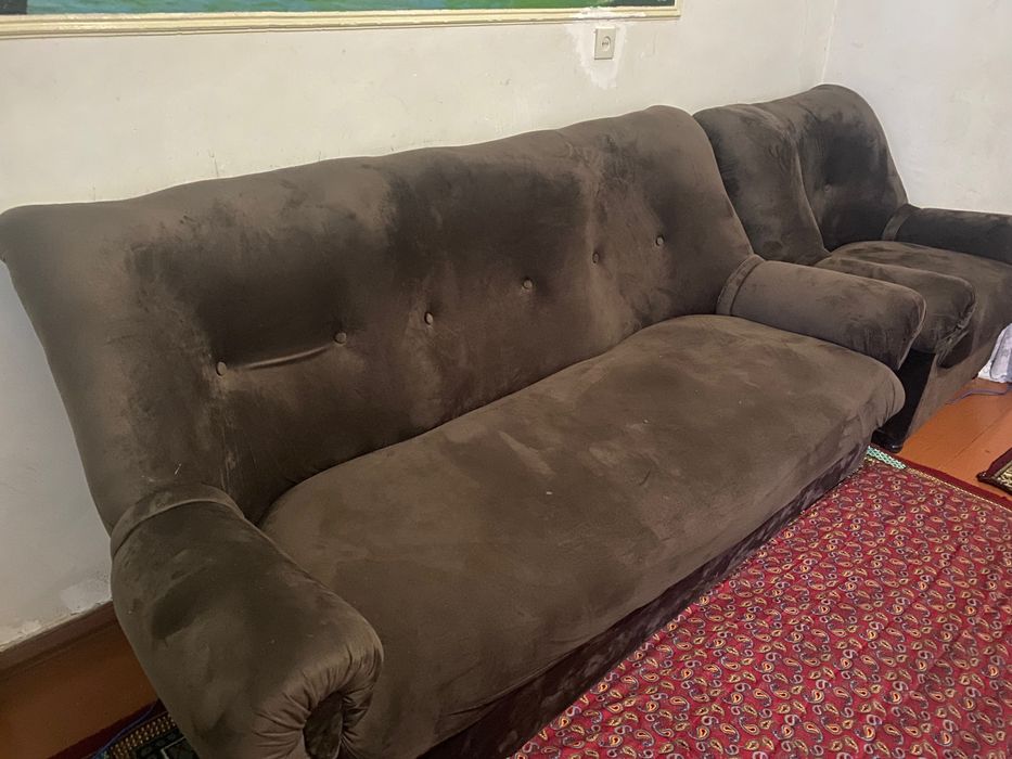 Комплек диван сотилади