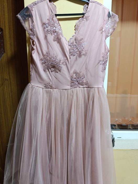 Vând rochite mama-fiica in stare impecabila