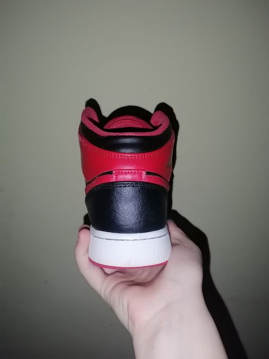 Vând Jordan 1 alternate bred