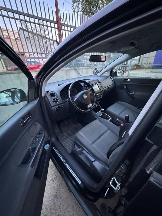 Dezmembrez Volkswagen Golf Plus 2006