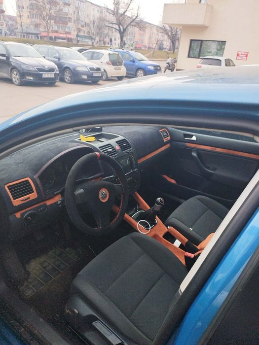 Golf5 schimb sau vând