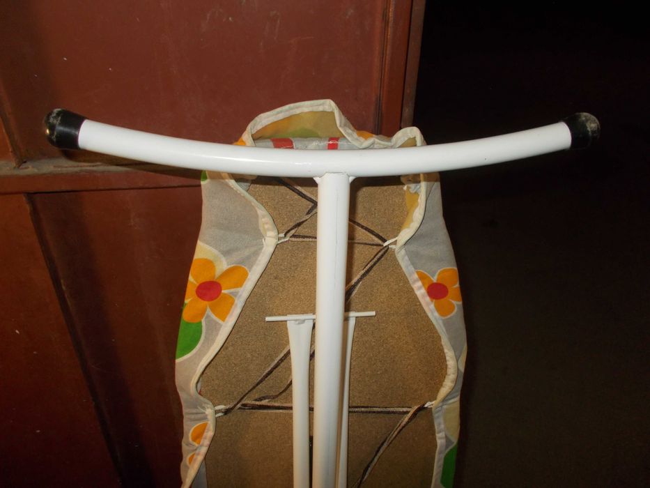 Дъскаи за гладене със стойка,сгъваеми ,2 броя