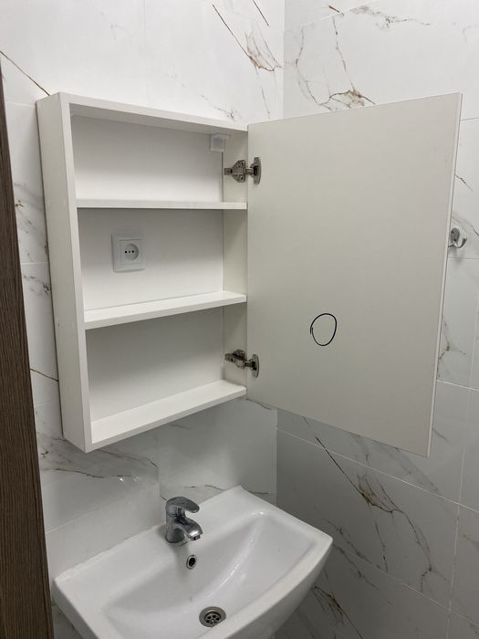 Зеркальный шкаф в ванную