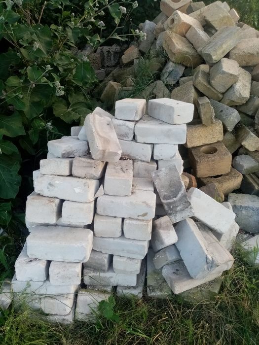 Продам кирпичи  огнеупорные