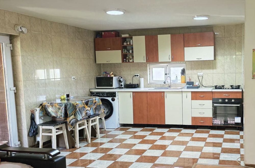 Casă de vânzare P+E | 172 mp construiți | Teren 1.997 mp | Coșești, Argeș – 187.000 €