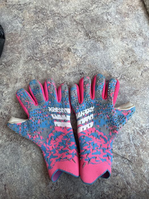 Перчатка предатор