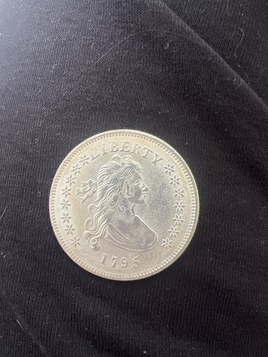 2 колекционни реплики на редки американски долари (1795 & 1881)