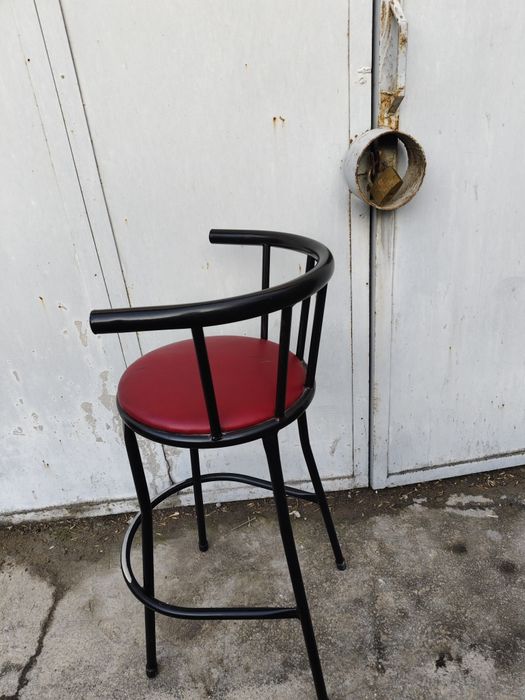 Макияжный либо барный стул