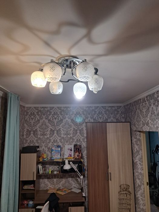 6 ти рожковая люстра