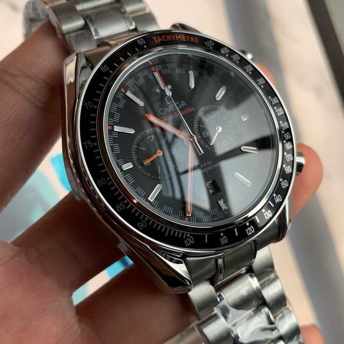 Omega Speedmaster Racing cu mecanism quartz