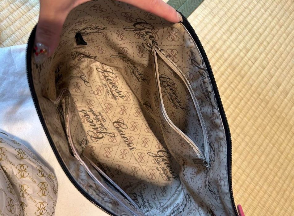 Оригинална чанта на Guess 2в1