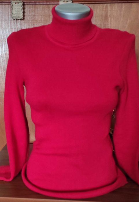 Фино мохерно поло и много зимни блузи по 5 € една.