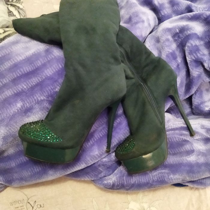 Oyoq kiyim yashil rangli