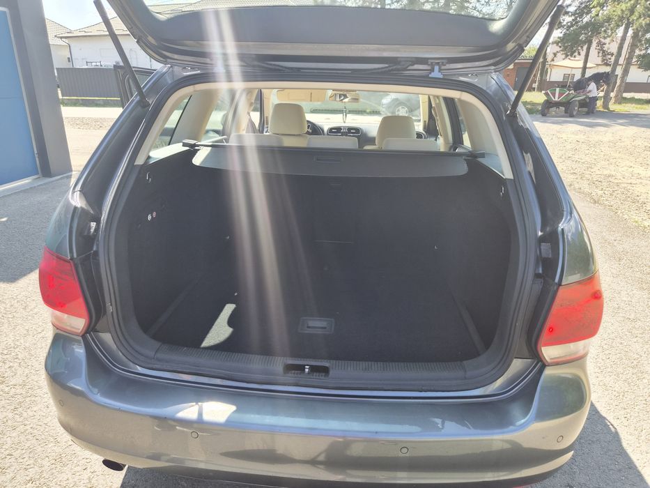 Volkswagen Golf 2010 diesel, 3.773 € — imagine 4