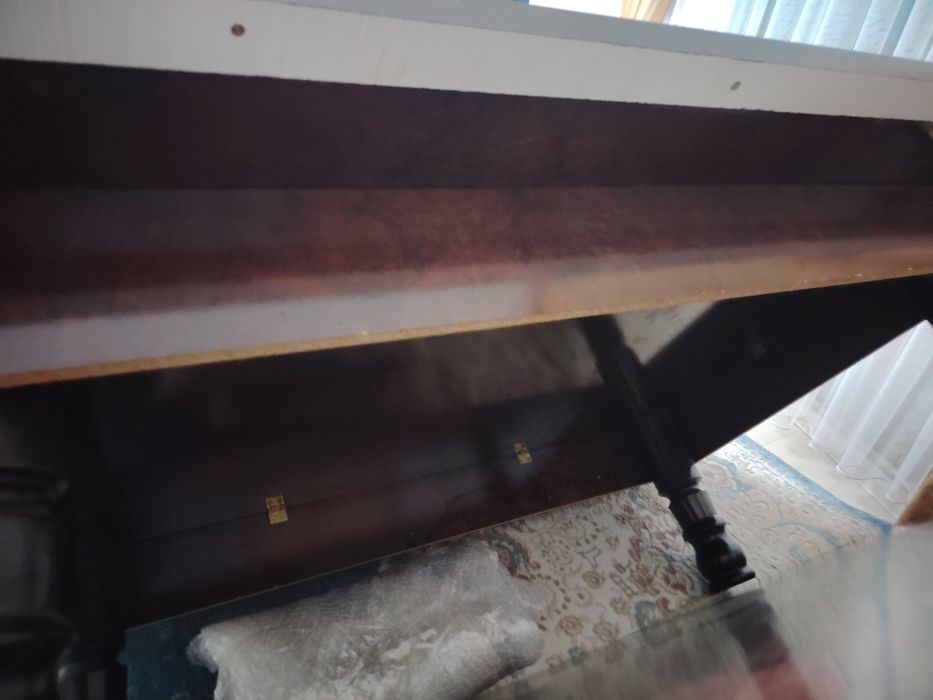 Стол сатылады, жер стол