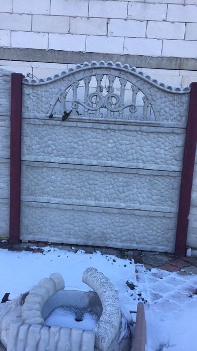 Garduri din Beton placi si stalpi