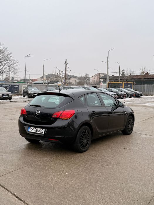 Opel astra/euro 5/diesel/stare buna/intretinuta.