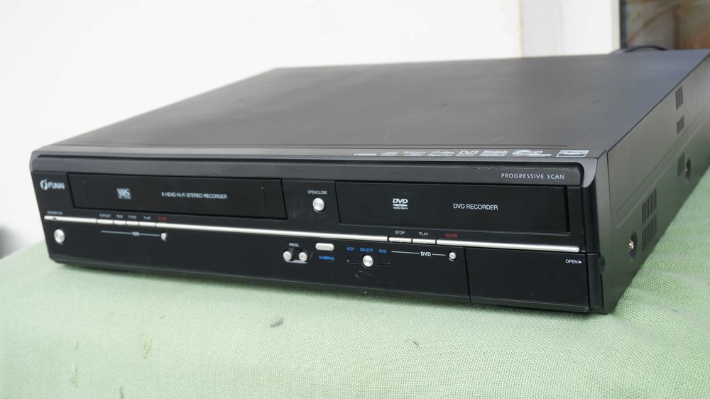 DVD recorder Combo cu VHS FUNAI model WD6D Pal/Secam si HDMI stereo Hi-Fi