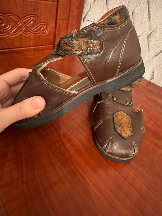 Продам сандали для мальчика