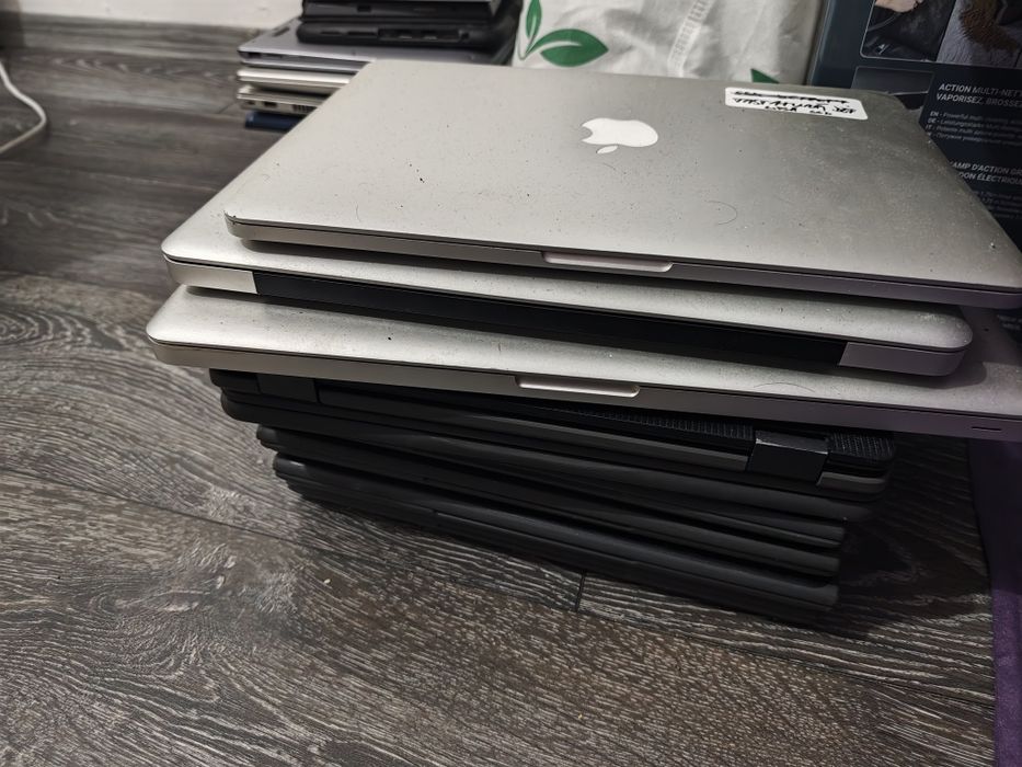 Lot laptop-uri pentru piese, diverse modele, mărci + încărcătoare