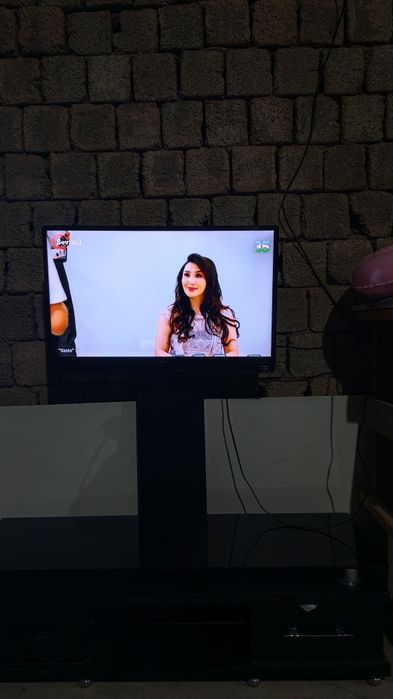 Телевизор самсунг 32 LED TV