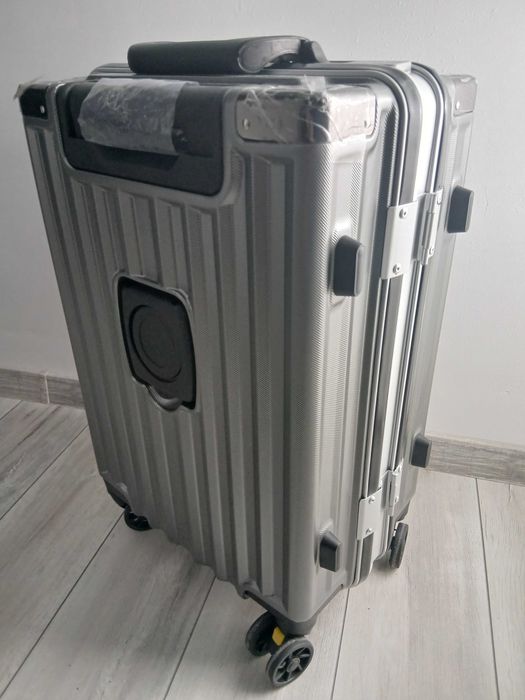 Valiză de mână ușoară de 20 de inch cu cadru din aluminiu