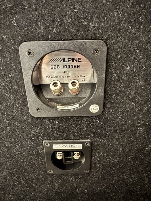 Бас каса Alpine / Усилвател Pioneer / CD плейър с USB Alpine