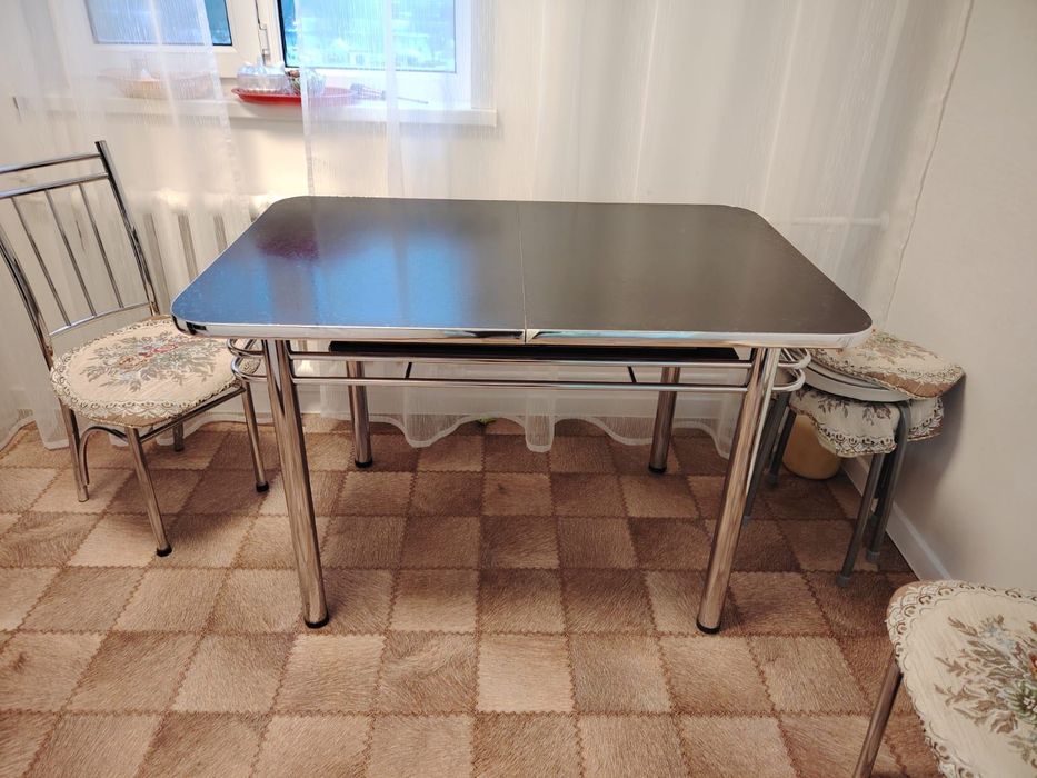 Продам стол со стульями