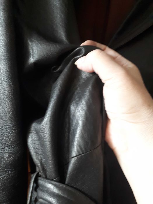 Haină  de damă  din piele naturală  50 lei