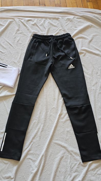 Чисто нов мъжки екип Adidas, черно- бял