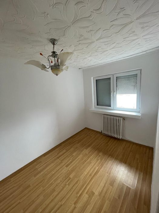 Vând apartament 3 camere
