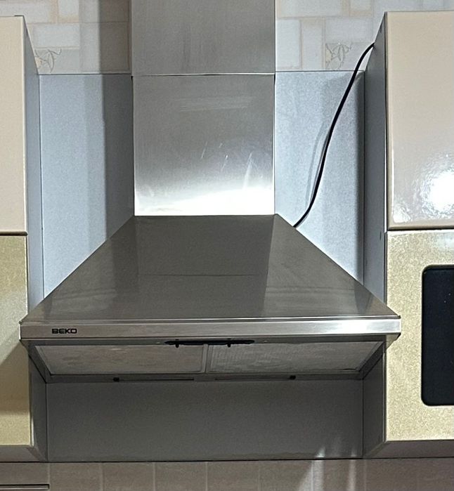 Продам вытяжку б/у