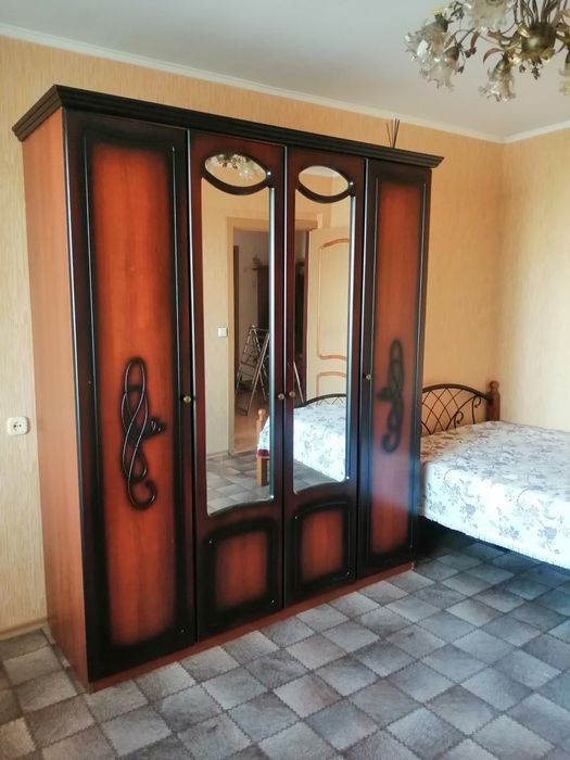 Шифоньер четырёх дверный