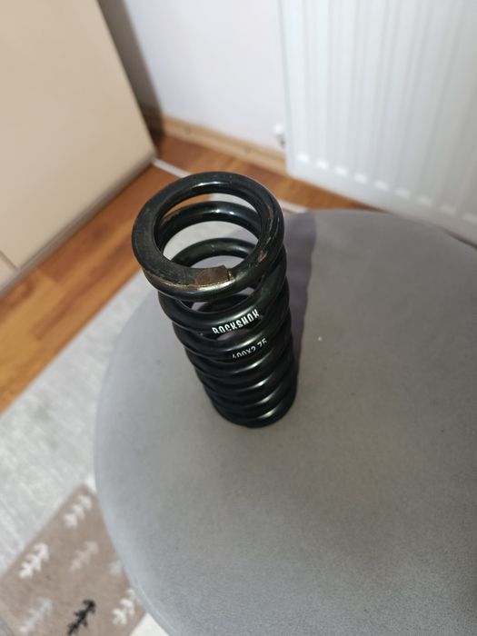 Vând arc RockShox kage mărimea 222x70 și grosimea 400x2.75