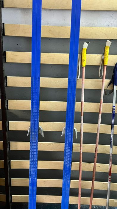 Продам лыжи 2 комплекта