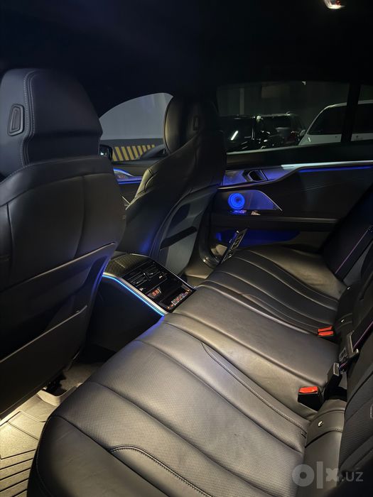BMW M850i xDrive (full)