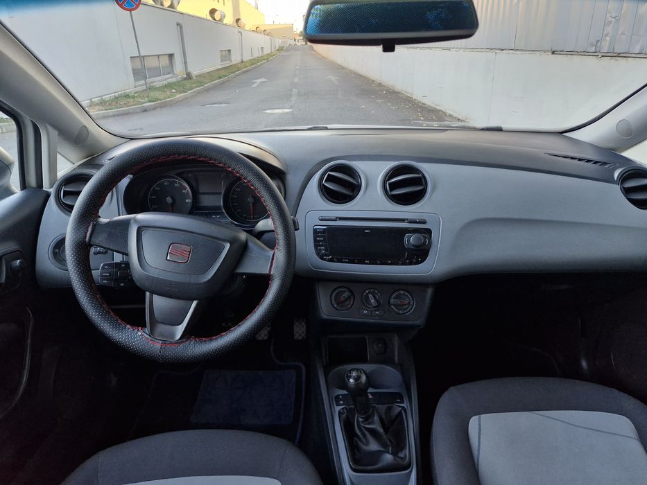 Vand Seat Ibiza 1.2 benzina , an fabricație 2012, 180.000 km