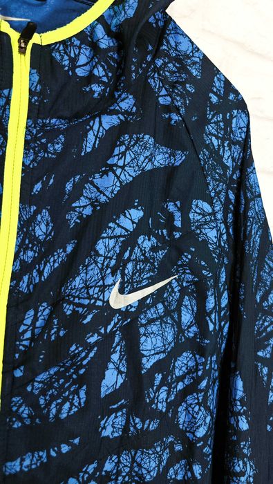 NIKE Мъжко тънко яке  с качулка за бягане / тичане размер L