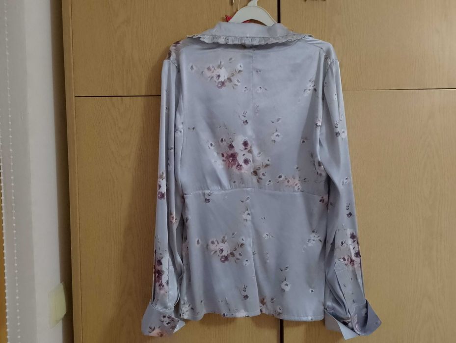 Красива блуза/риза от висококачествен сатен с блясък - 15 лв, S