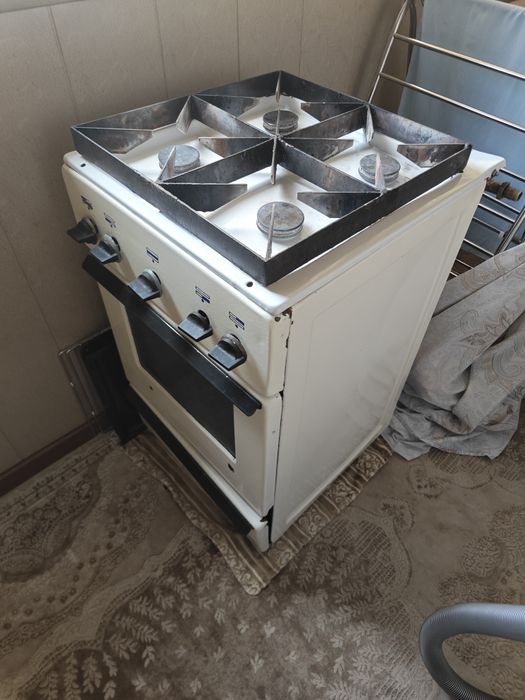 Газовая плита в хорошем состоянии