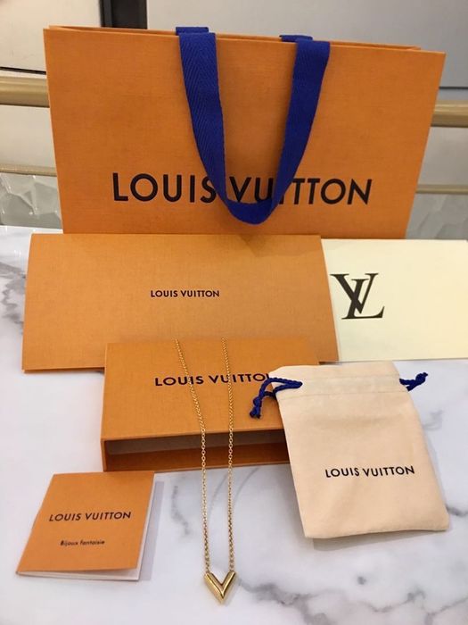 Колиета и гривни “Louis Vuitton”  - 750 / 18K