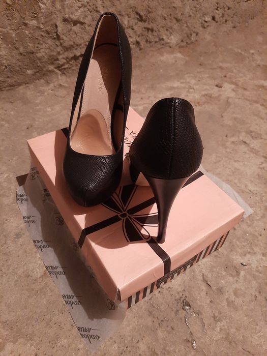 Нови дамски обувки