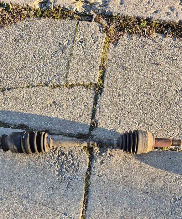 Мазда 2 части - полуоска